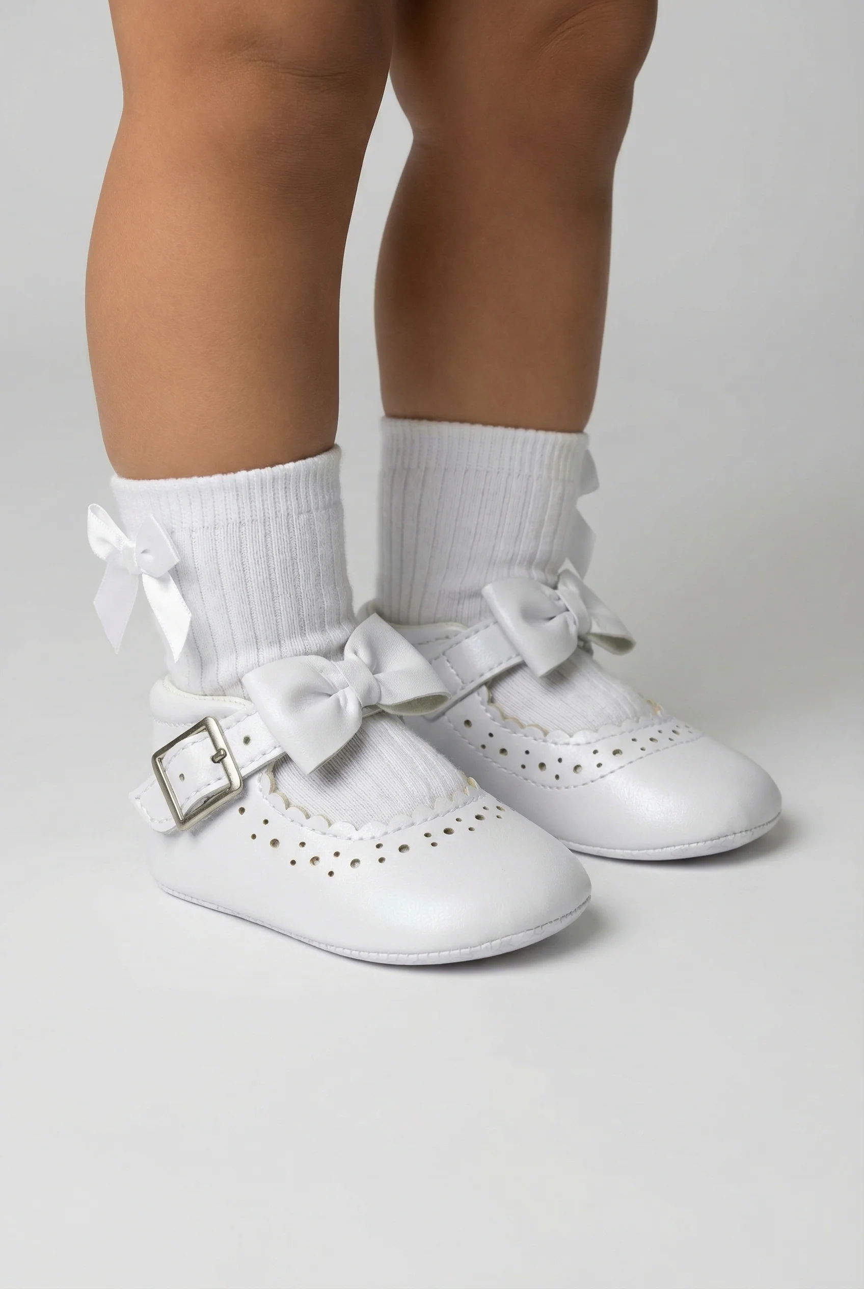 Baby Girls Mary Jane Flats with Bow & Scalloped Trim - Beatrice - White - Image 4