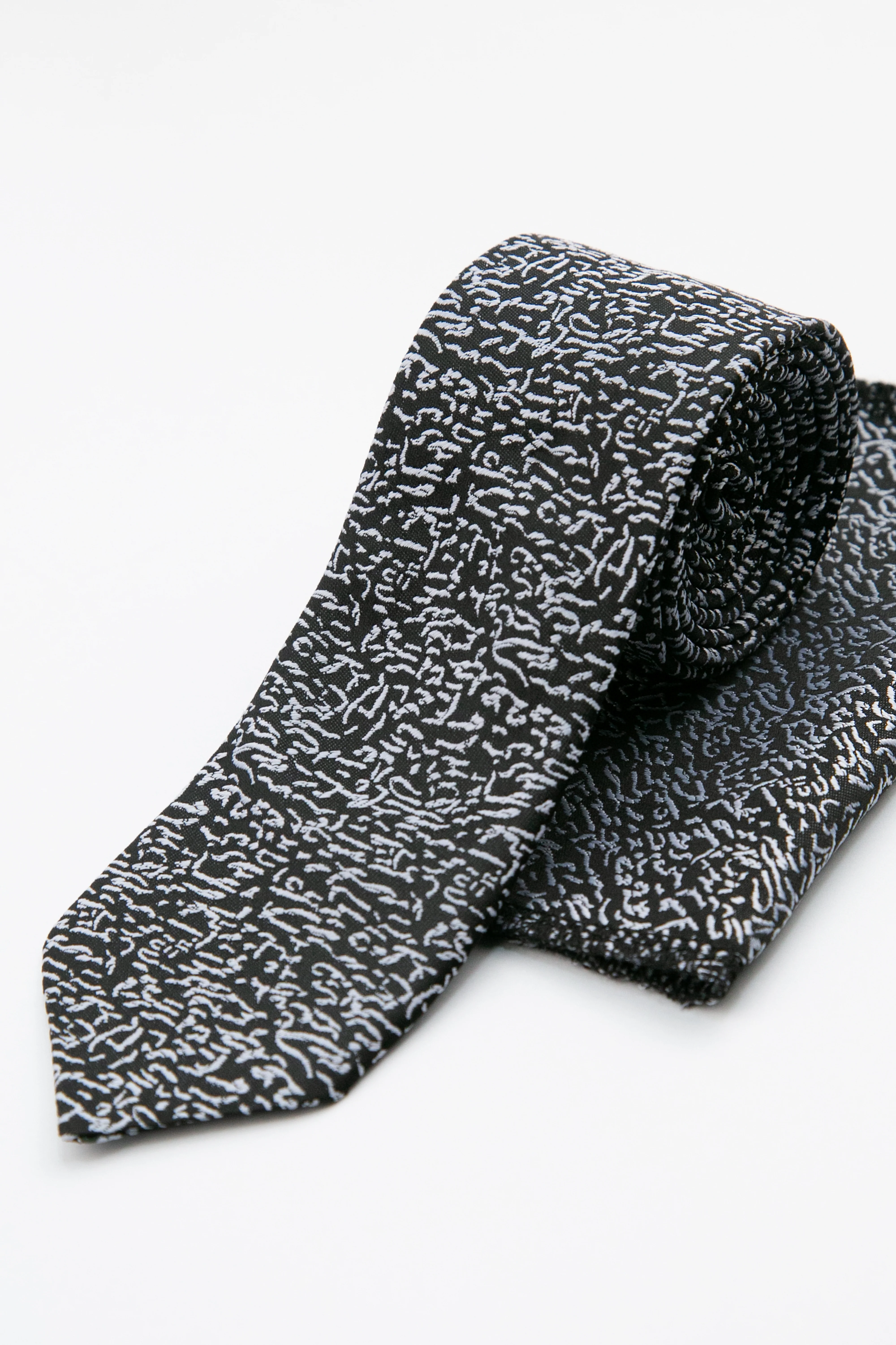 Boys’ Pebble Texture Slim Tie & Pocket Square Set - Silver
