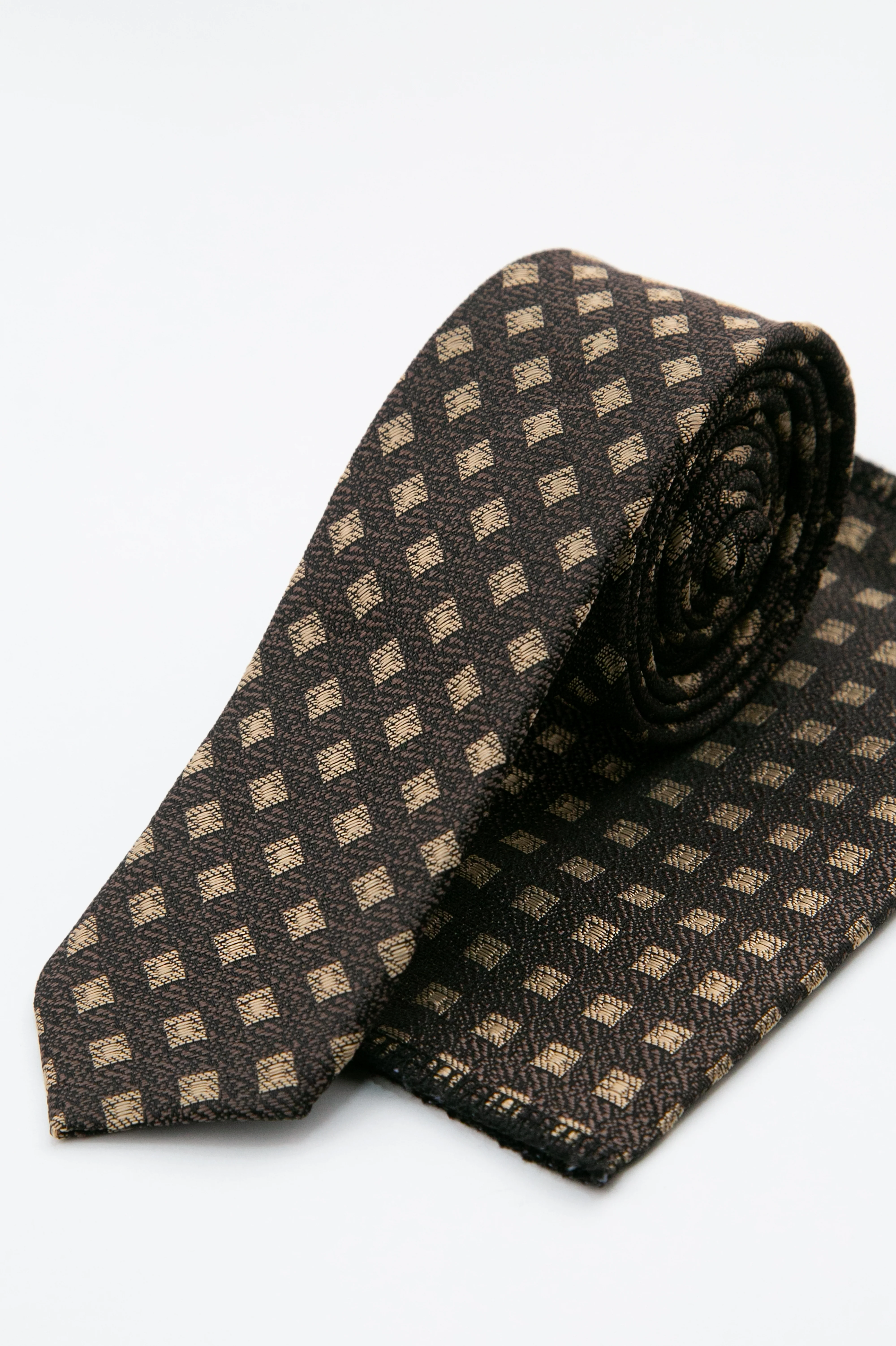 Boys’ Textured Diamond Slim Tie & Hanky Set -  Brown