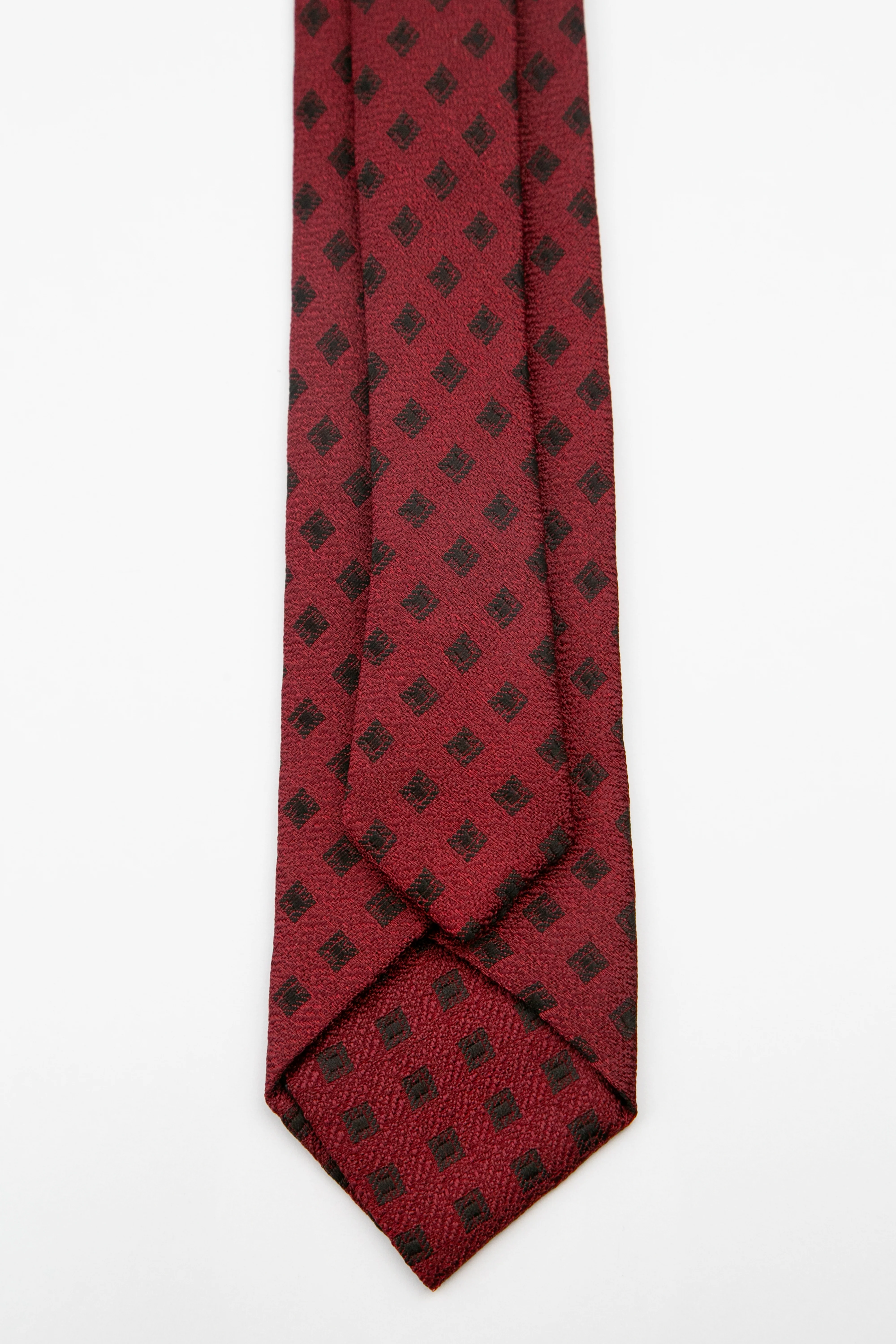 Men’s Textured Diamond Slim Tie & Pocket Square Set - Burgundy - Image 4