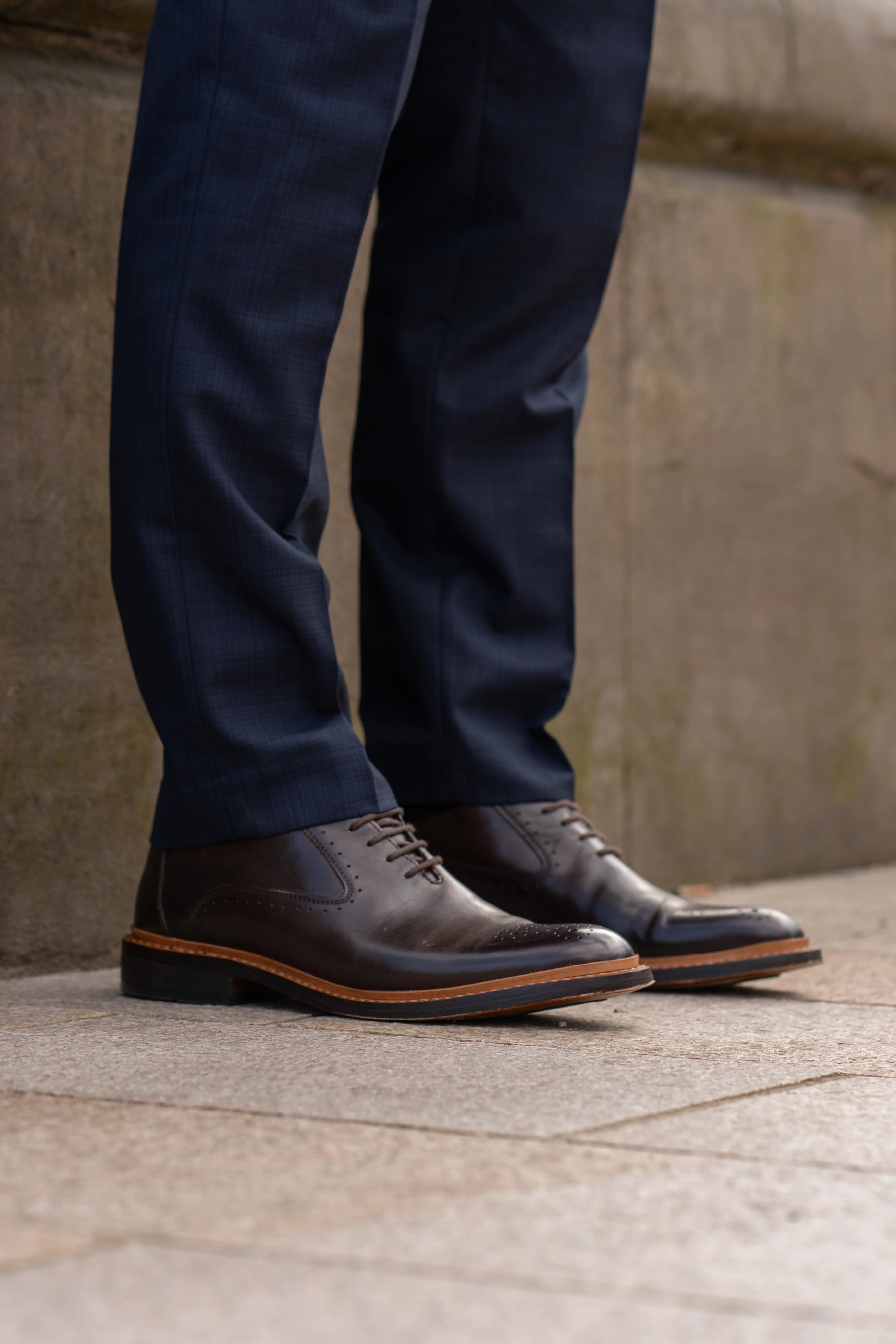 Men's Lace Up Leather Brogue Shoes - BRENTWOOD - Brown - Image 4
